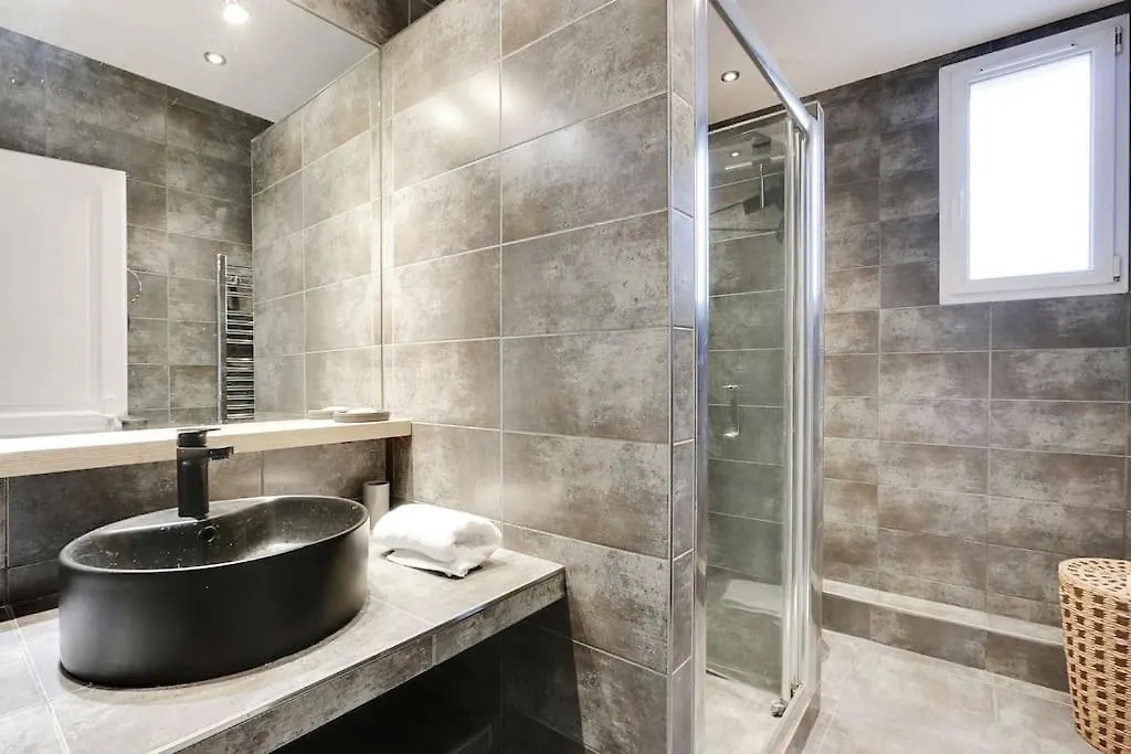Exceptional Location Charme Parisien